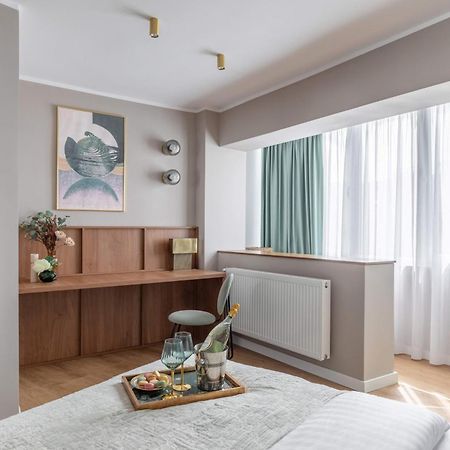 Holt - Sublime Minty Green 1Br On The Park Bukarest Exterior foto
